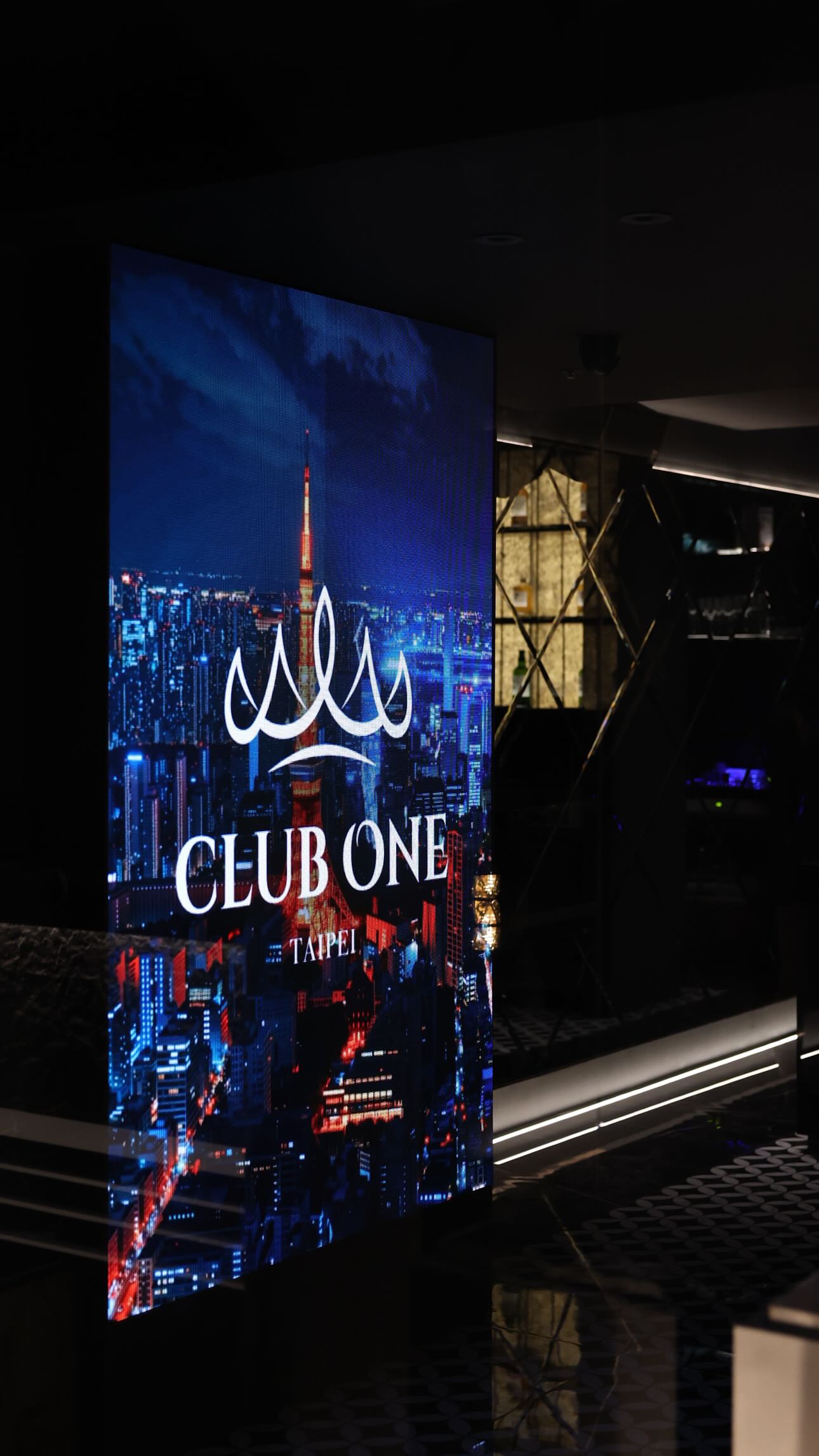 Entrance video panel — Club One × 1884