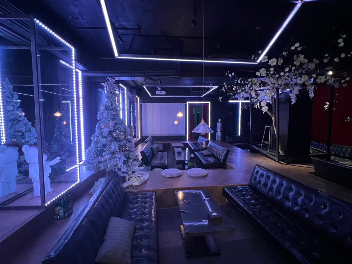 Da Vinci Lounge Bar — karaoke in Taipei