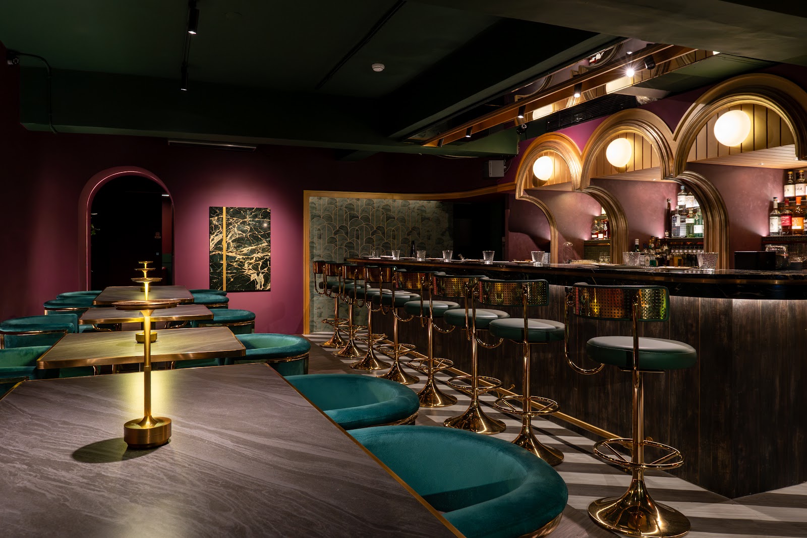 Fuzzy April Restaurant & Bar — pub in Taipei