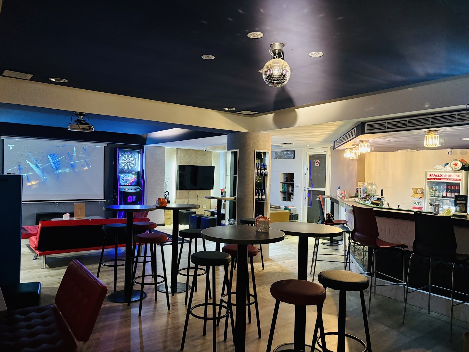 Neverland Bar — venue in Taipei