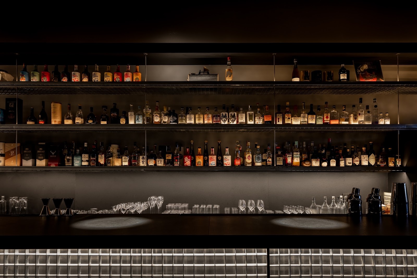 Night 'n Day Bar & Bistro — bar in Taipei