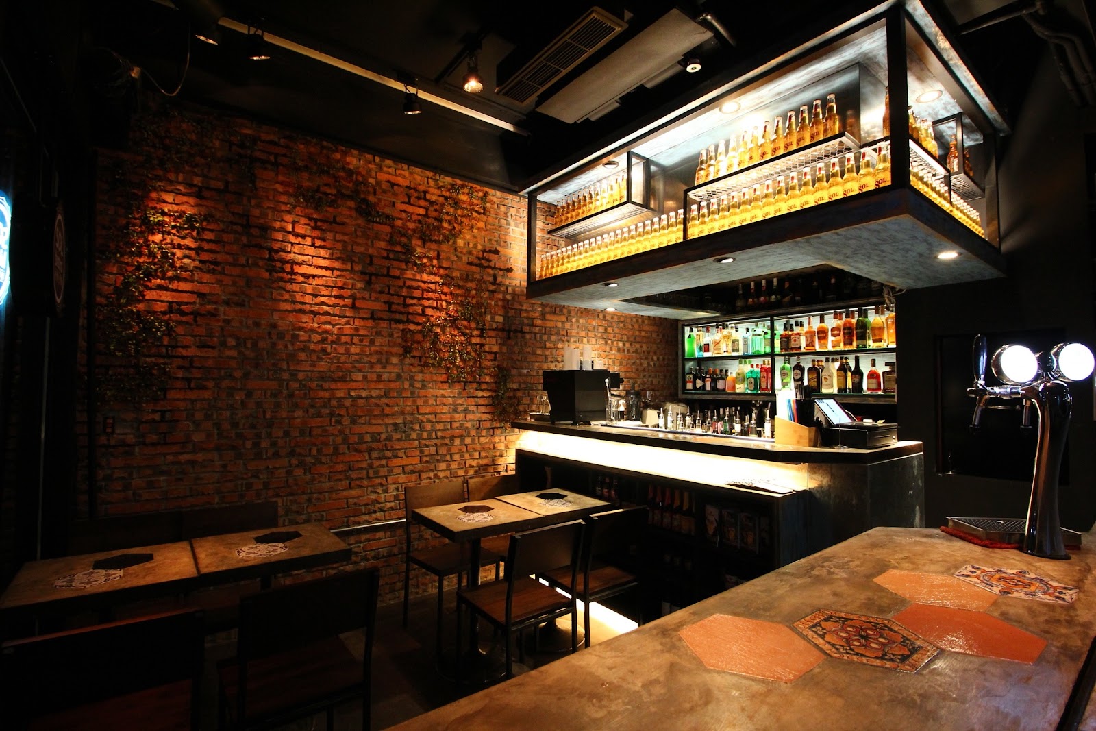 SOL bistro — bar in Taipei
