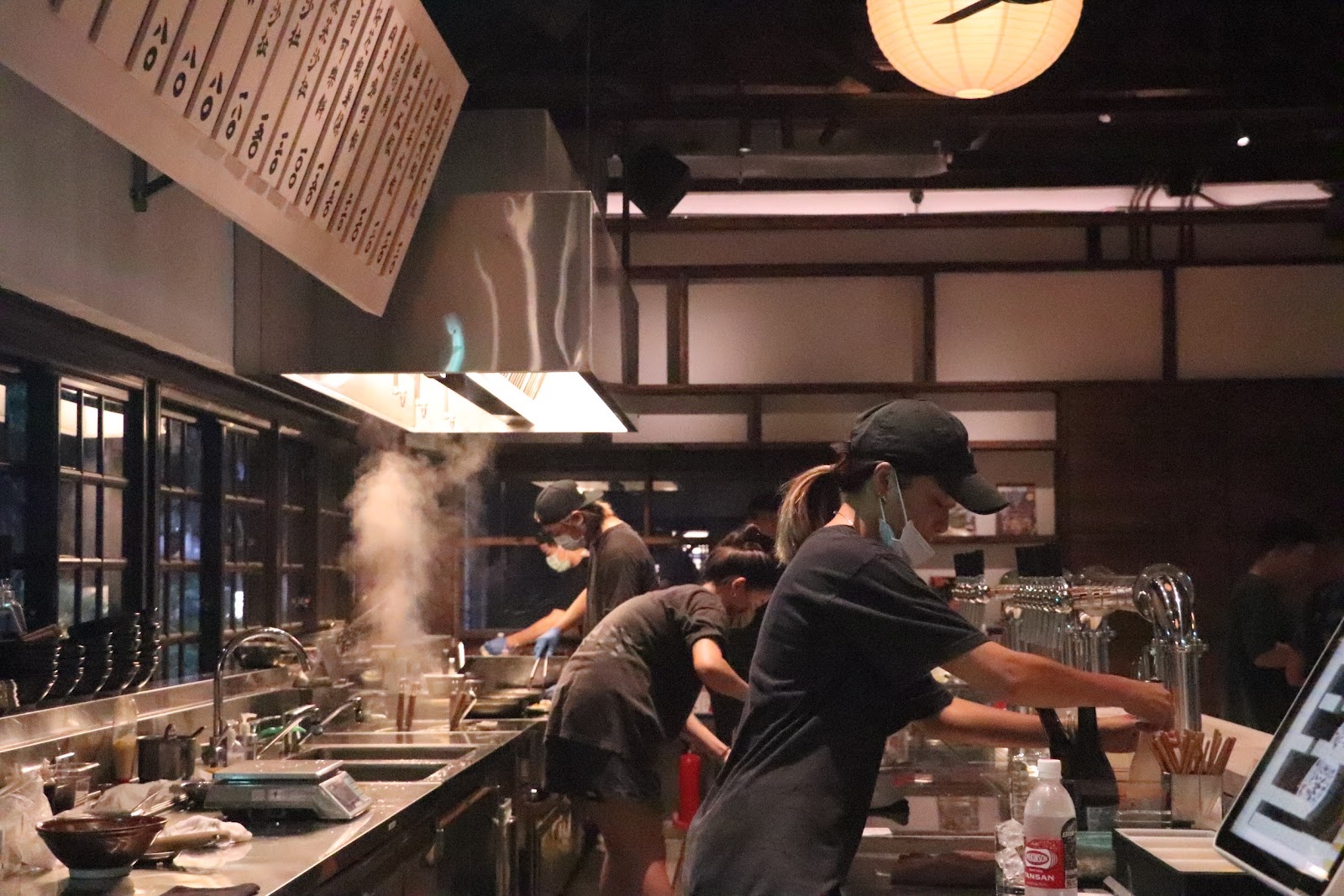 Taihu Gyoza Bar - Dongmen — pub in Taipei