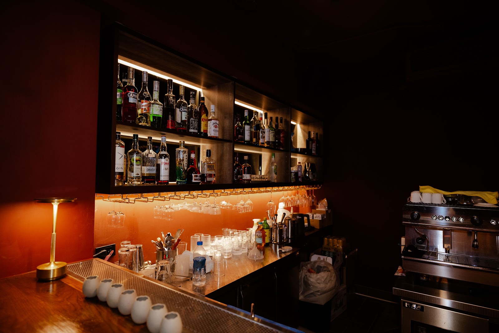 The 18 Whisky & Cigar Lounge — pub in Taipei