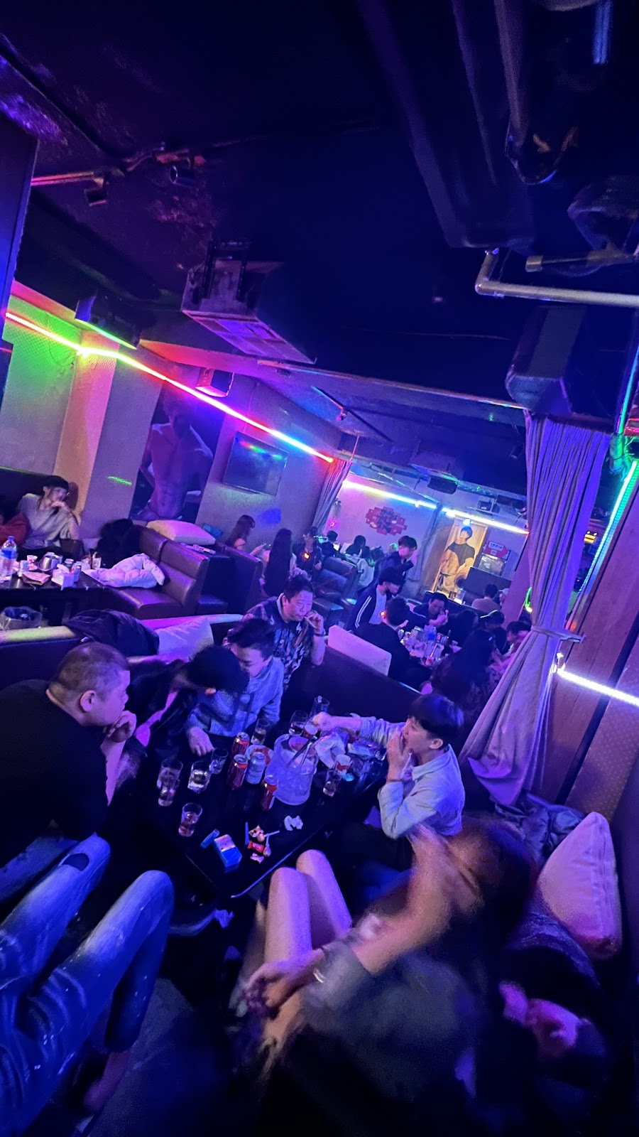 Waroom Bar — venue in Taipei